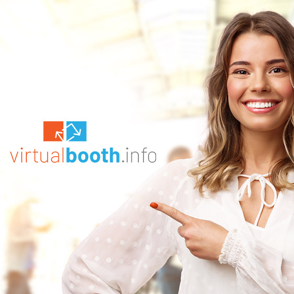 Virtual booth - Frau zeigt auf den Verweis zum virtuellen Messestand